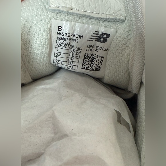 New Balance CALIA Women's 327 Shoes Suede Brown - Picture 13 of 13